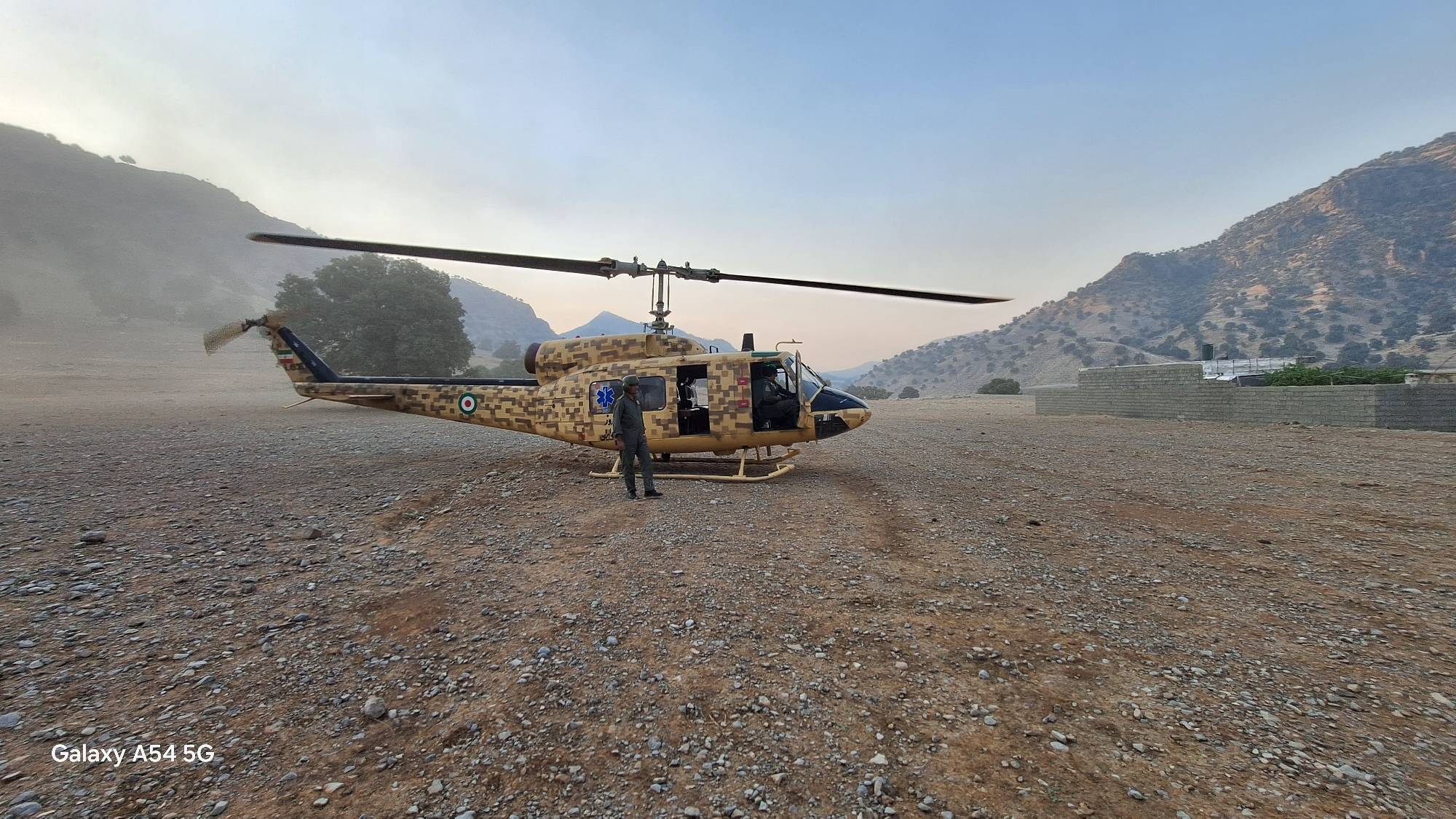 انتقال نیرو با ۲ بالگرد هوانیروز ارتش برای مهار آتش کوه خامی