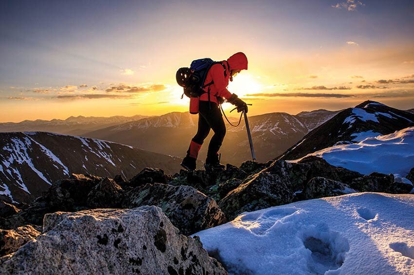 صعود کوهنورد چهارمحال و بختیاری به قله لنین