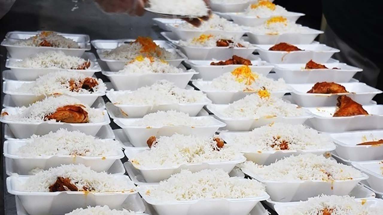توزیع ۸۷ هزار دست غذای گرم بین نیازمندان بندرعباسی