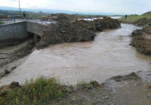خسارت سیل به جاده‌های روستای صمد آباد از توابع شهرستان خوسف