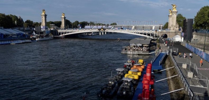 رسوایی در پاریس؛ تعویق مسابقات سه‌گانه المپیک