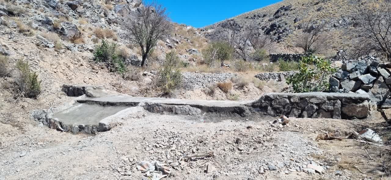 پیشرفت ۸۰ درصدی سازه سنگ و ملات روستای سیاه دره سربیشه