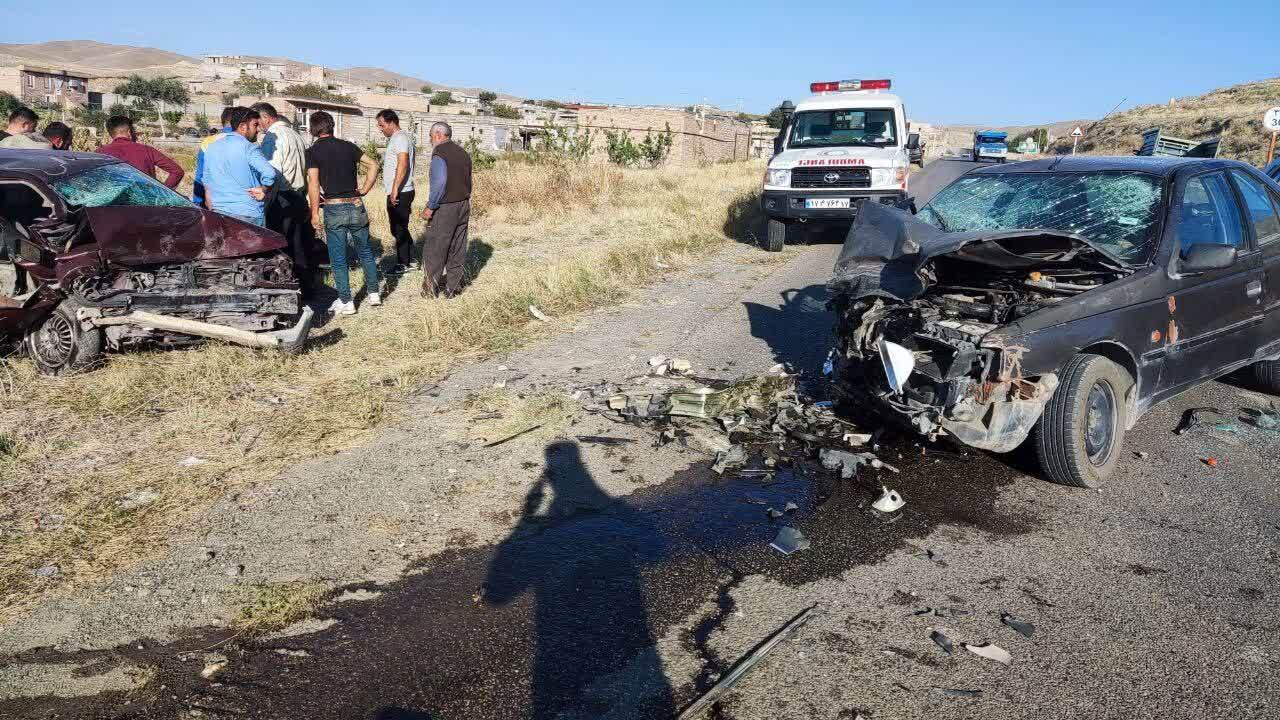 ۳ مصدوم بر اثر برخورد روآ و پراید در محور چالدران به چایپاره 