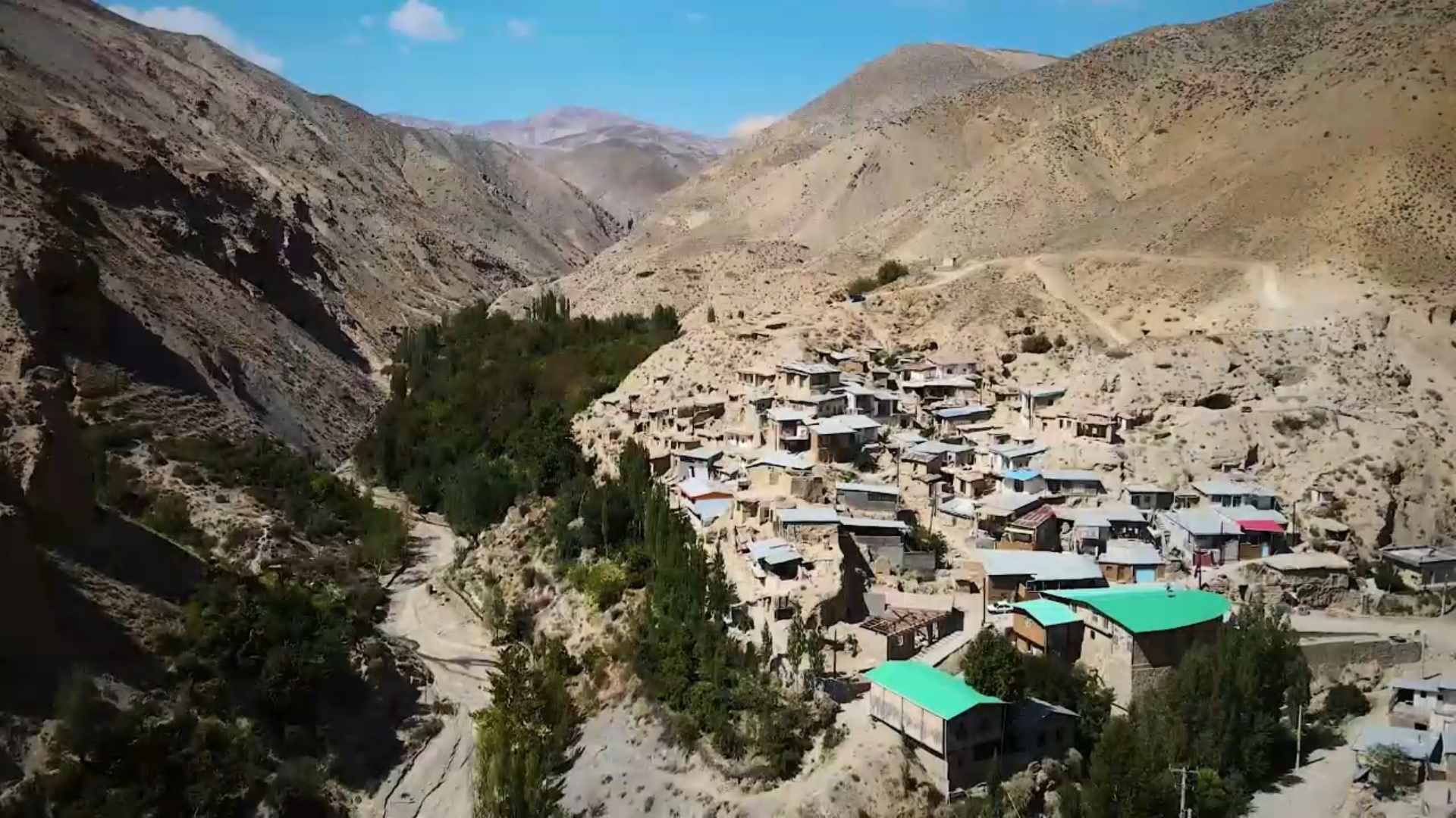 مرمت بافت تاریخی روستای هدف گردشگری جوین آغاز شد