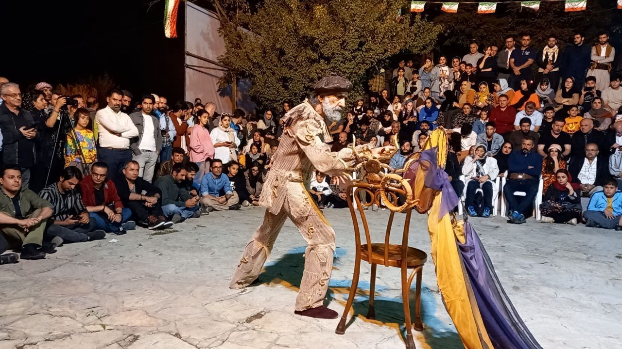 پرده آخر هفدهمین جشنواره تئاتر خیابانی مریوان