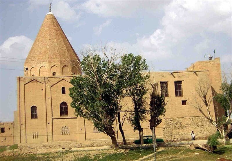 مرمت بنای تاریخی امام زاده قاسم شهرستان ازنا آغاز شد