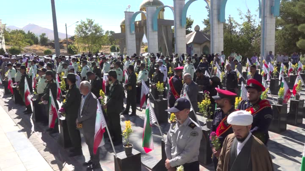 برگزاری مهمانی لاله‌ها در گلزار شهدای سراسر استان همدان 