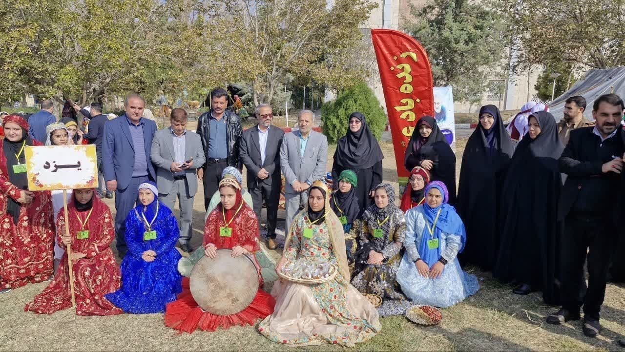 درخشش دانش آموزان عشایر شهرستان خاتم در جشنواره دانش آموزان دختر عشایر کشور