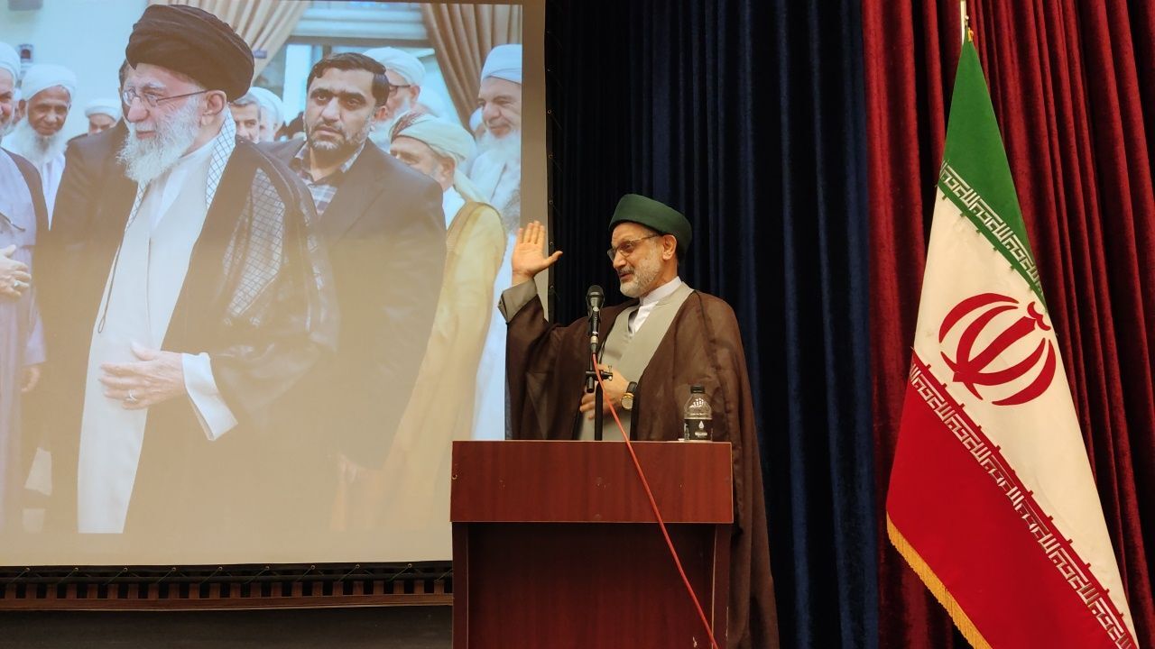 نشست هم اندیشی اقوام و مذاهب غرب گیلان با حضور دستیار ویژه رئیس جمهور در رضوانشهر نشست هم اندیشی اقوام و مذاهب غرب گیلان با حضور دستیار ویژه رئیس جمهور در رضوانشهر