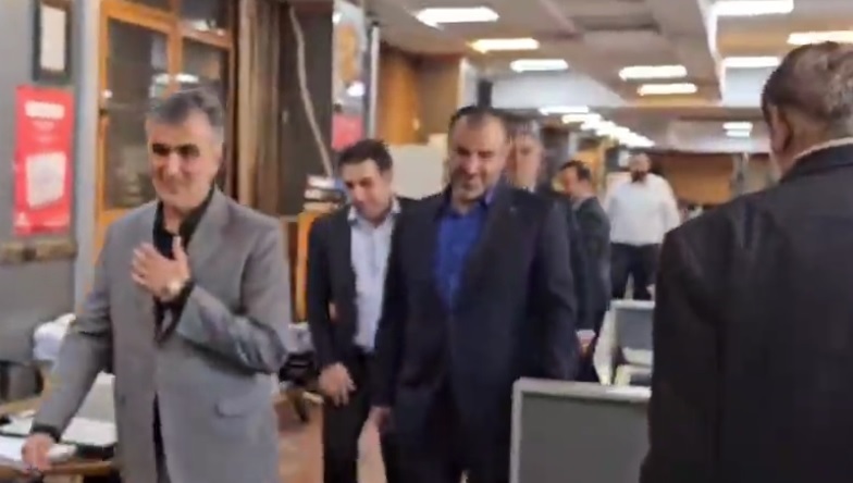 بازدید ناگهانی رئیس‌کل بانک مرکزی از شعب ب...