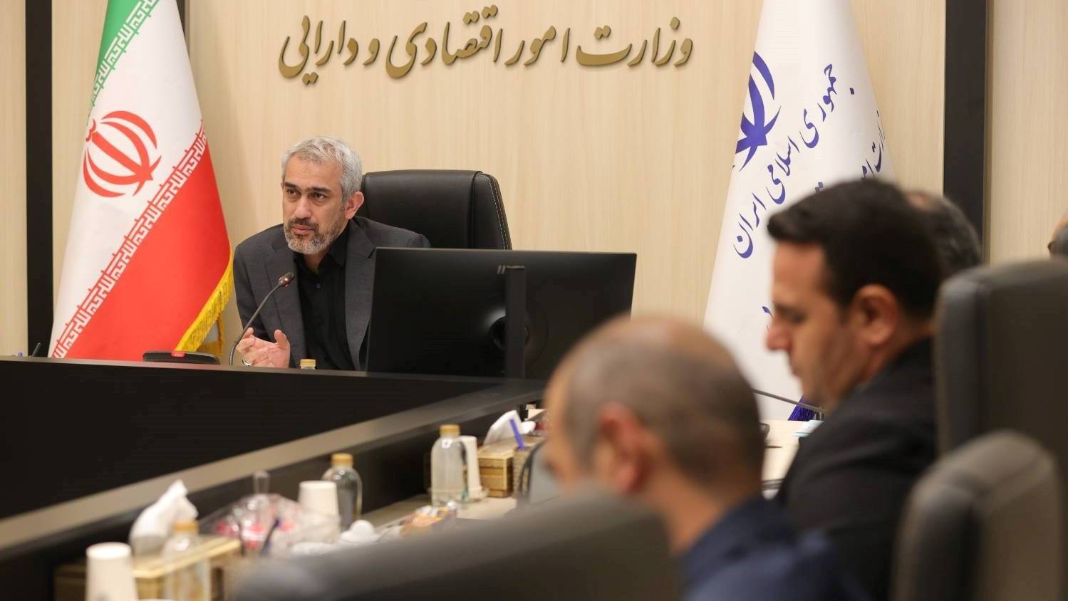 وزیر اقتصاد: مدیران استانی با اختیارات کام...