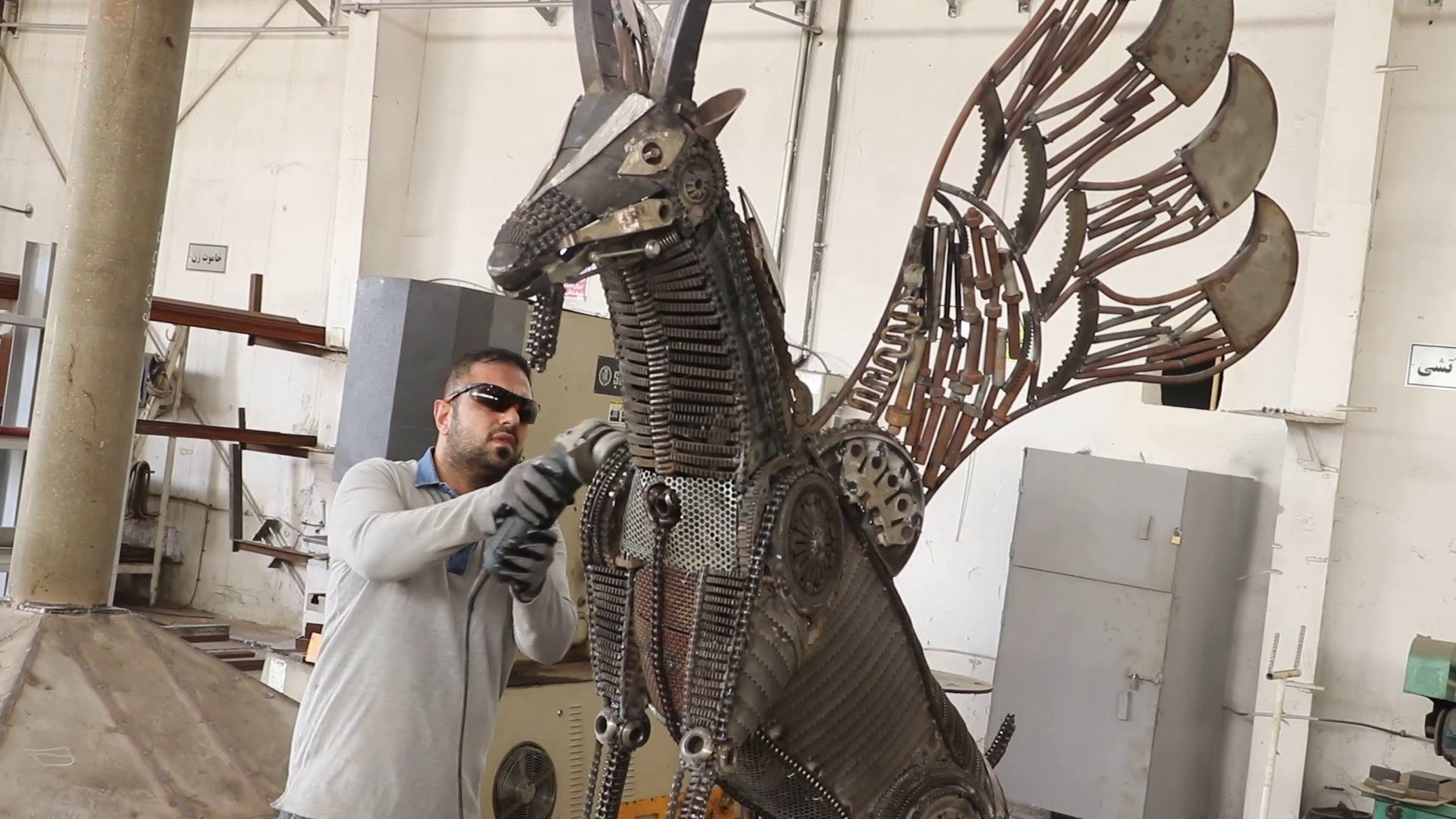 ساخت آثار هنری با ضایعات مسی ساخت آثار هنری با ضایعات مسی