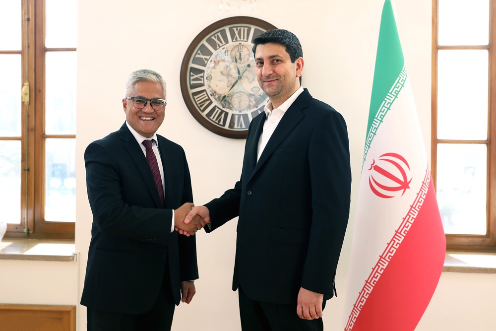 تأکید وزیر ارتباطات بر ازسرگیری کمیسیون مشترک اقتصادی ایران و اندونزی تأکید وزیر ارتباطات بر ازسرگیری کمیسیون مشترک اقتصادی ایران و اندونزی