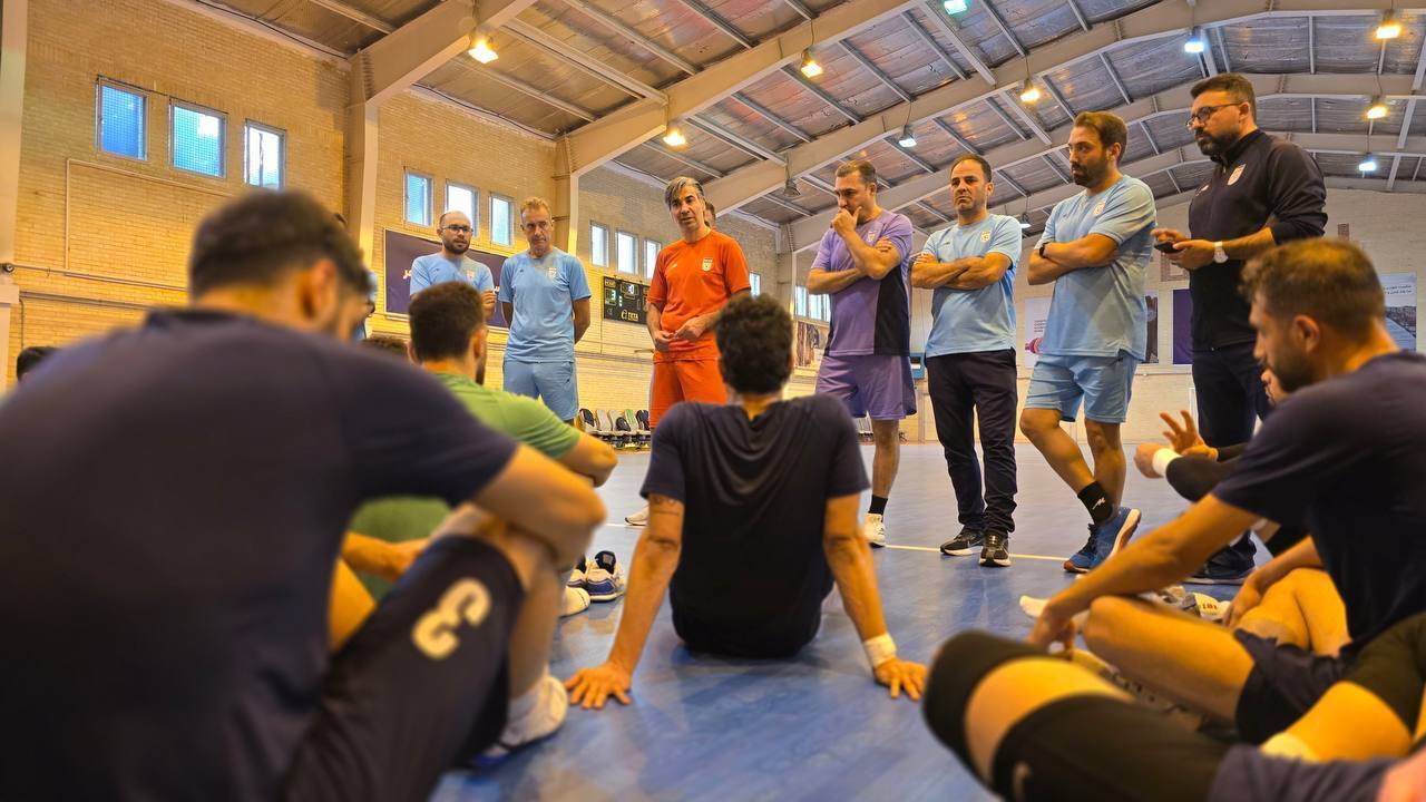 تمرین با نشاط ملیپوشان فوتسال کشورمان در مرکز ملی تمرین با نشاط ملیپوشان فوتسال کشورمان در مرکز ملی