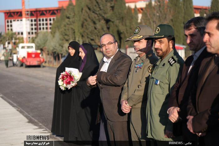 استقبال از سردار دهقان وزیر دفاع و پشتیبانی نیروهای مسلح ایران در فرودگاه خرم آباد.
حضور فرزند شهید زنده سید نور خدا موسوی در مراسم استقبال