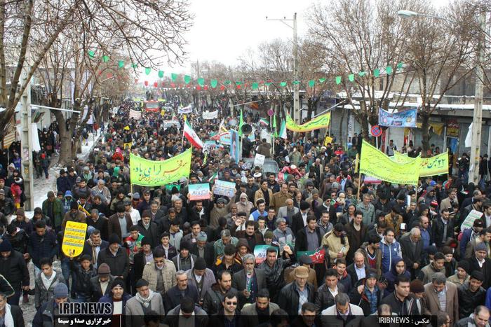 حضور مردم نور آباد مرکز شهرستان دلفان در راهپیمایی 22 بهمن 1395