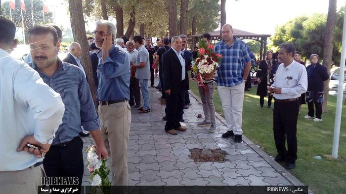 محمد حسینی هیمالیا نورد لرستانی با استقبال جمعی از مردم ورزش دوست خرم آباد وارد این شهر شد.