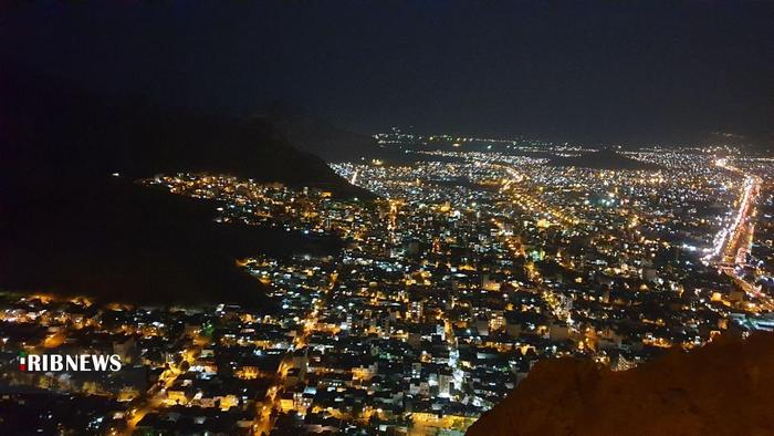 شب و روز خرم آباد در یک قاب

عکس : سمیه مرادی