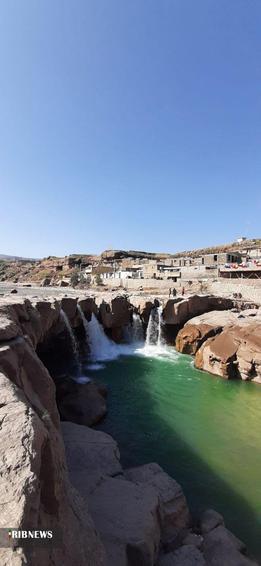آبشار آفرینه در لرستان دوستی میان صخره و رود

عکس: حسین میرزایی