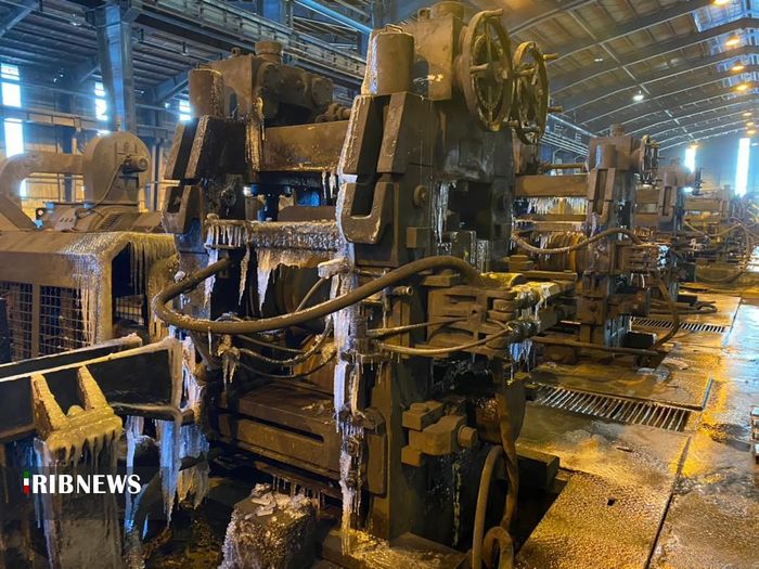 تجهیزات صنایع فولادی که با قطعی گاز قندیل یخ بسته اند