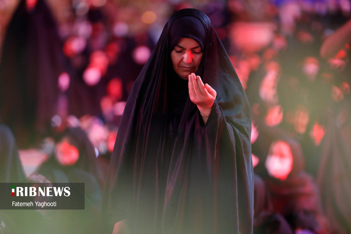 مراسم احیاء شب بیست و سوم ماه مبارک رمضان در کیش - عكس: فاطمه ياقوتي